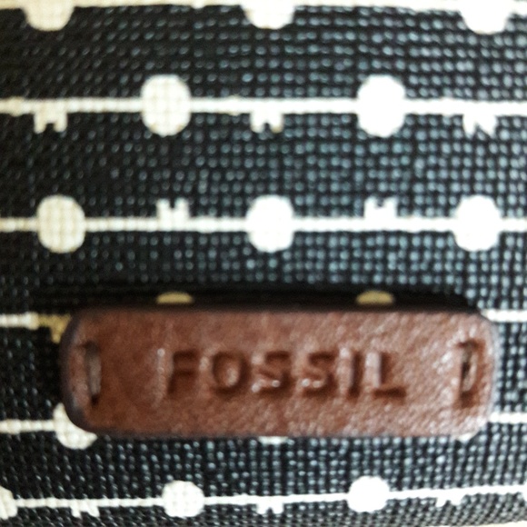 NWT FOSSIL RFID PROTECTED WALLET CASE ORGANIZER - Picture 4 of 7